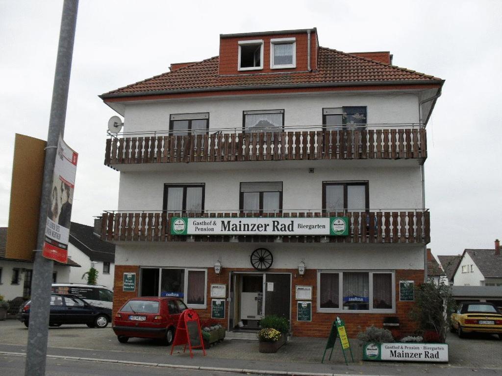 Gasthof Und Pension Mainzer Rad Шветцинген Екстер'єр фото